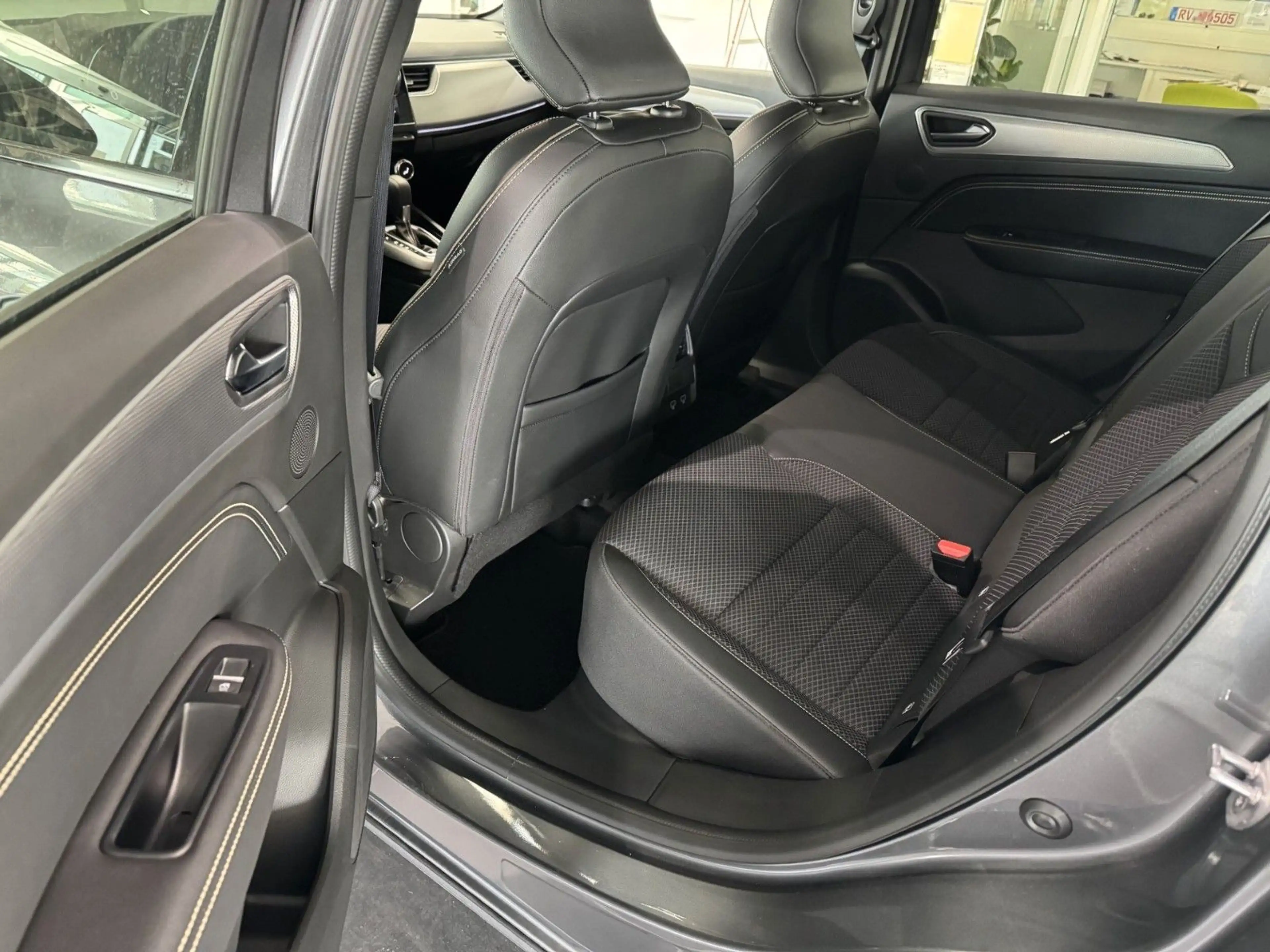 Renault Arkana Techno TCe140 EDC * SHZ "AUTOMATIK" — photo 12