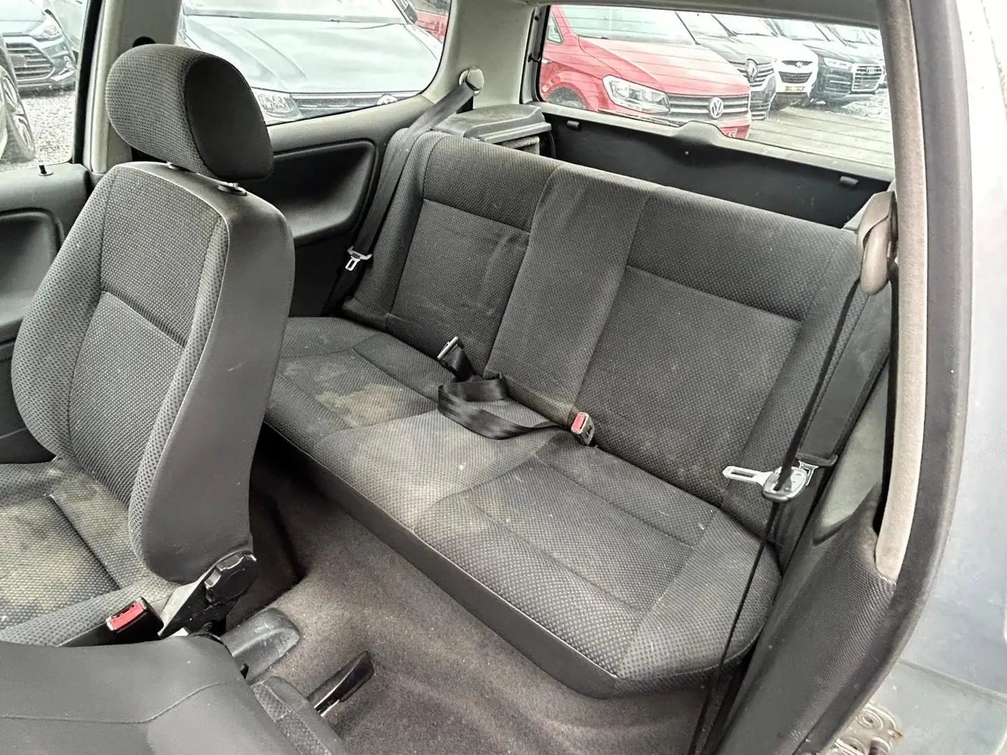 Volkswagen Polo 1.4i Comfortline Gris - 2