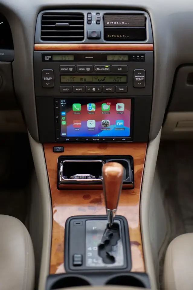 Lexus LS 400, foto 8