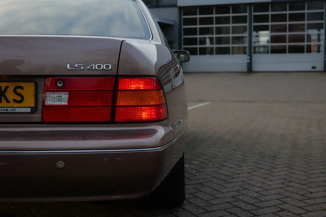 Lexus LS 400, foto 3