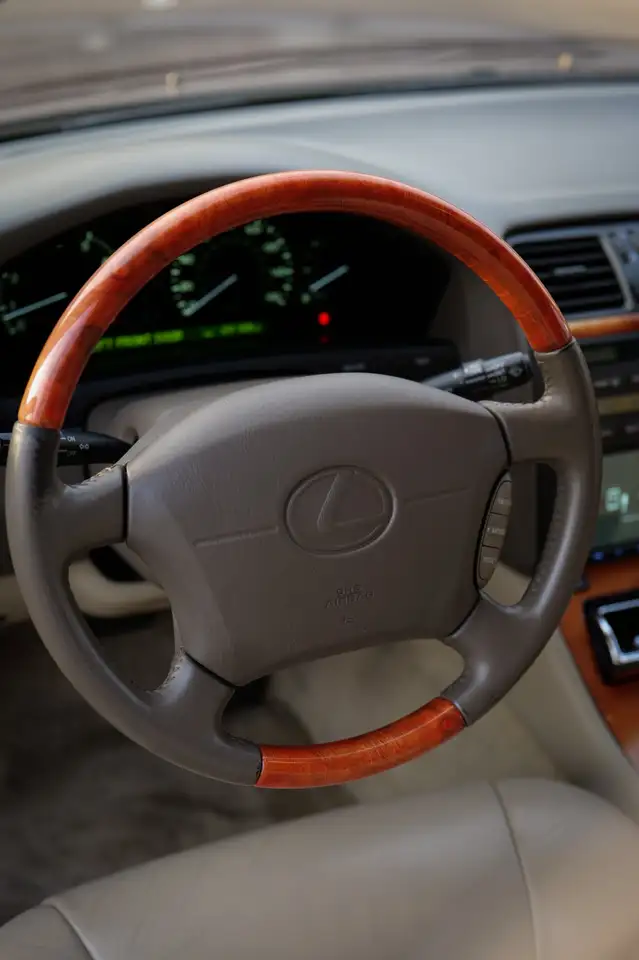Lexus LS 400, foto 7