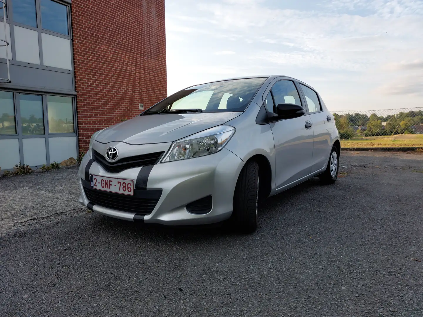 Toyota Yaris Yaris 1.0i VVT-i Moteur à chaine(Toyota) Euro5 Gri - 2