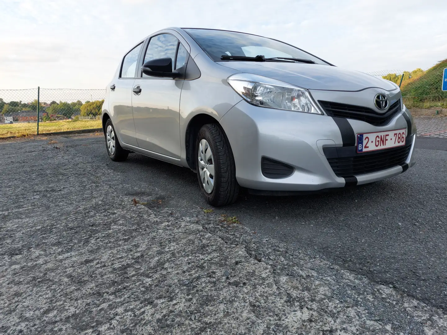 Toyota Yaris Yaris 1.0i VVT-i Moteur à chaine(Toyota) Euro5 Gri - 1