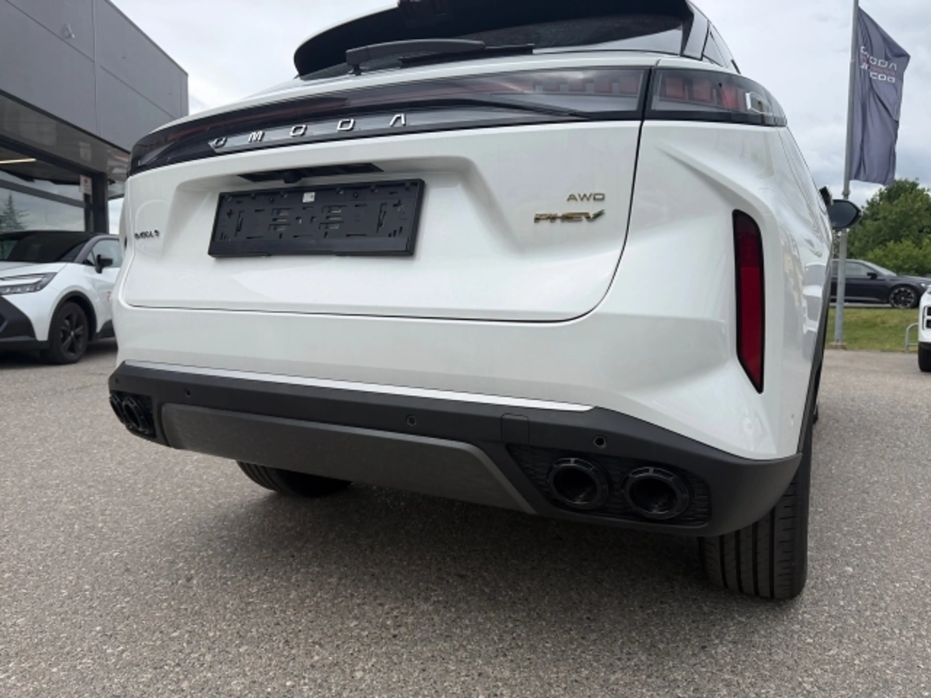 Omoda 9 Omoda 9 Plug-In Hybrid mit SHS und Allrad — photo 14