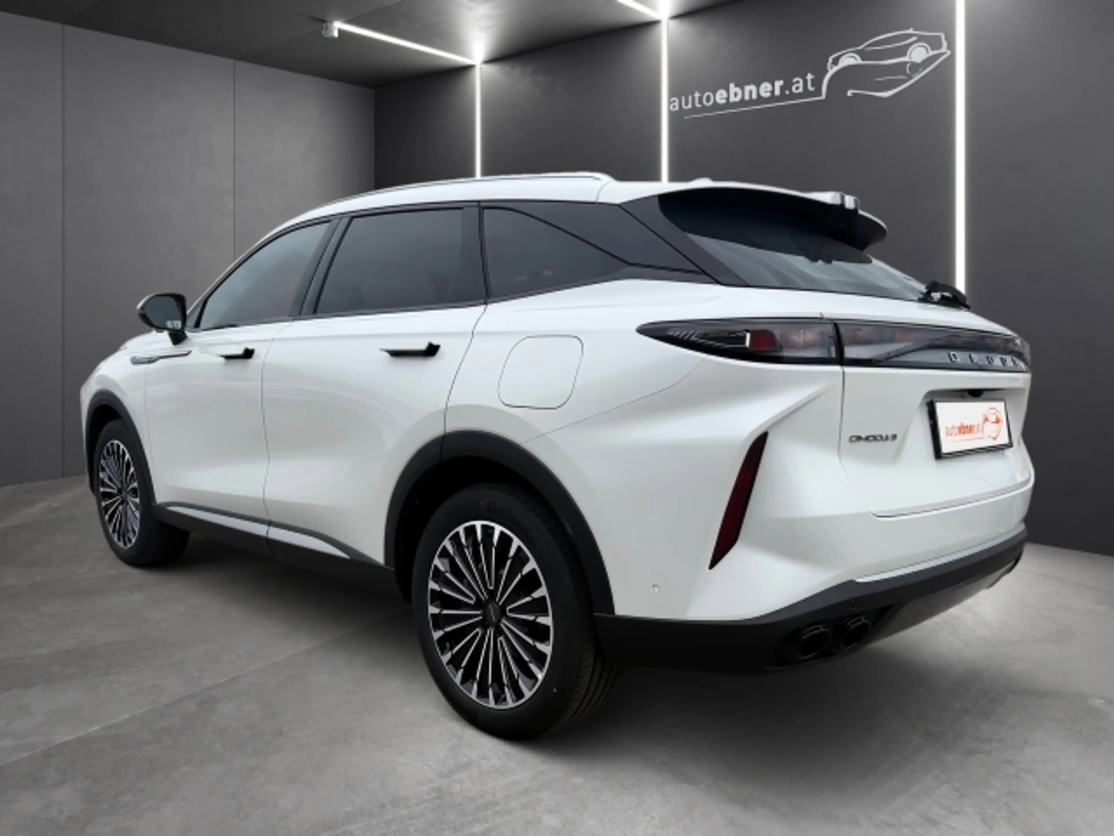 Omoda 9 Omoda 9 Plug-In Hybrid mit SHS und Allrad — photo 7