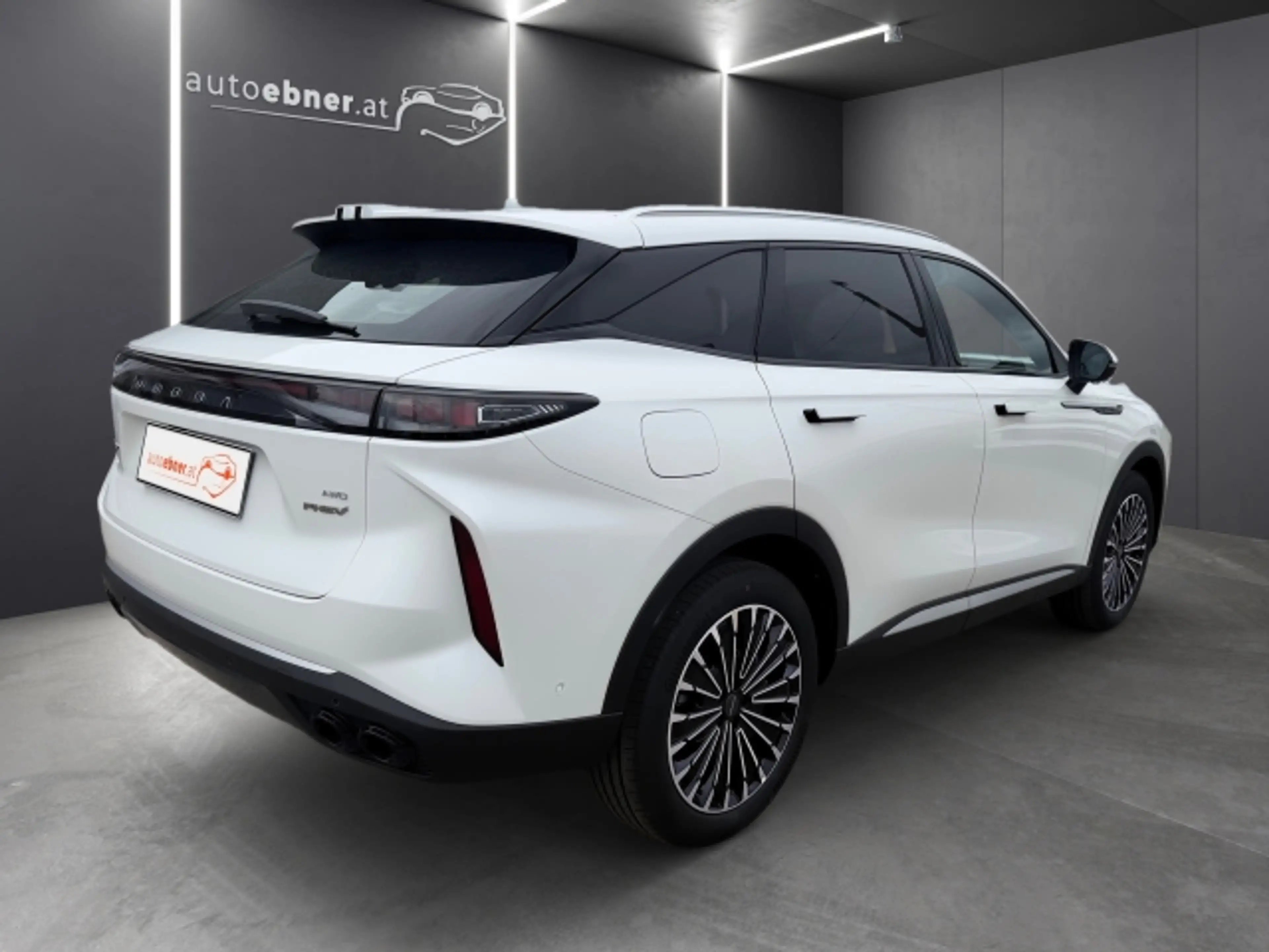 Omoda 9 Omoda 9 Plug-In Hybrid mit SHS und Allrad — photo 5