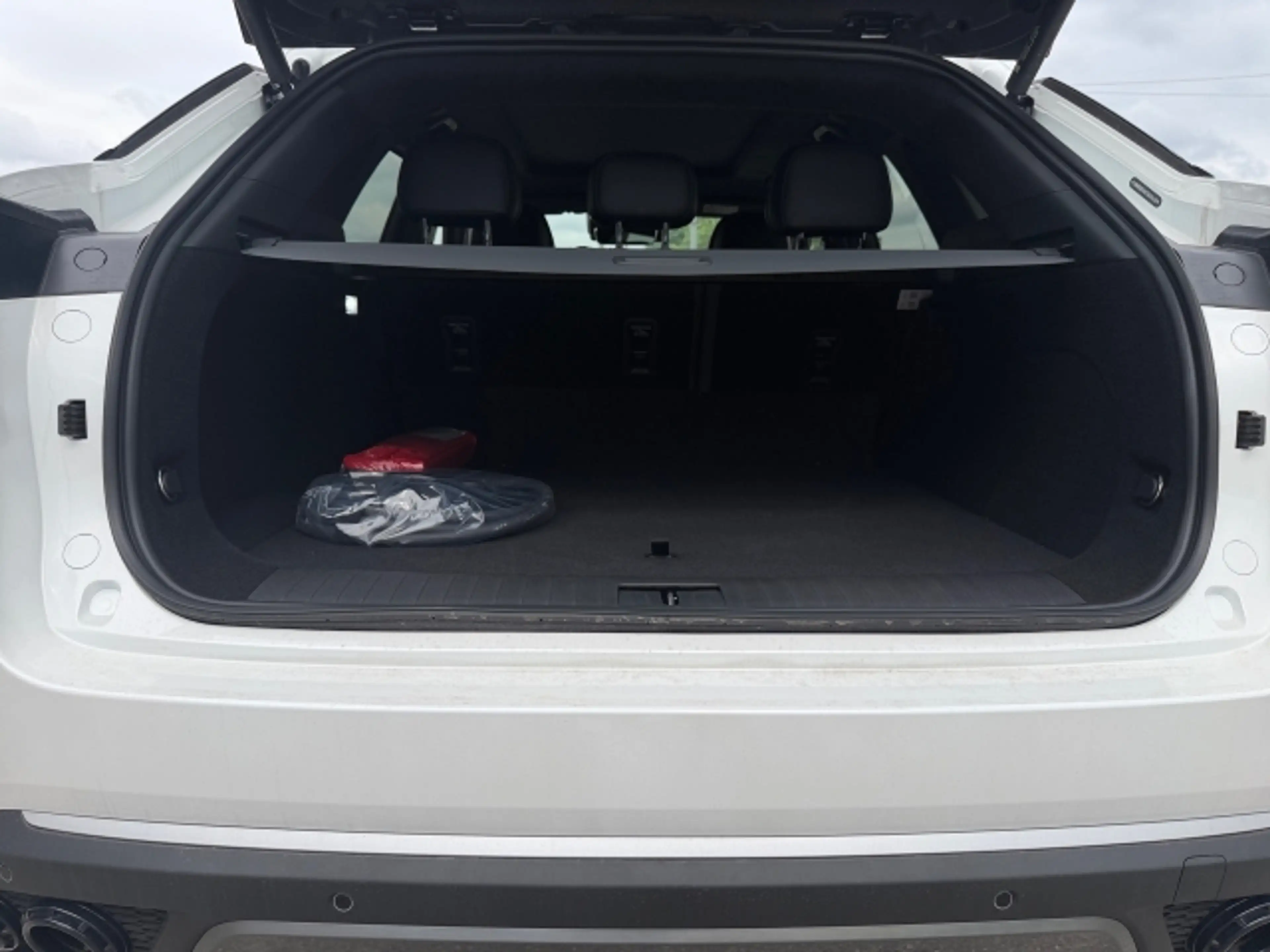 Omoda 9 Omoda 9 Plug-In Hybrid mit SHS und Allrad — photo 12
