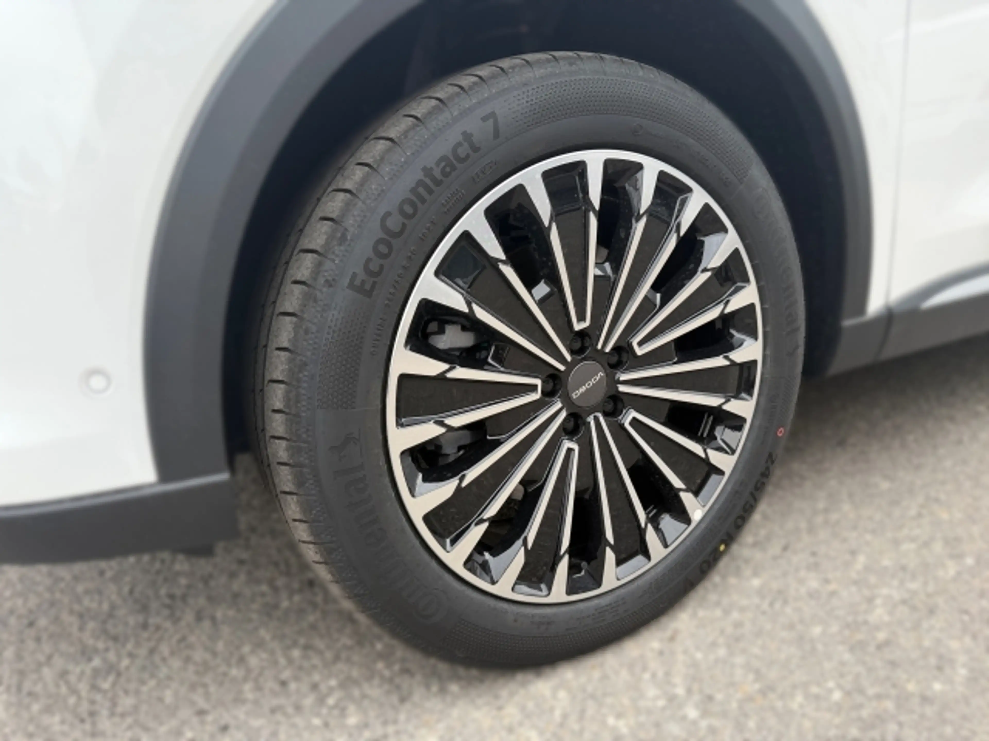 Omoda 9 Omoda 9 Plug-In Hybrid mit SHS und Allrad — photo 10