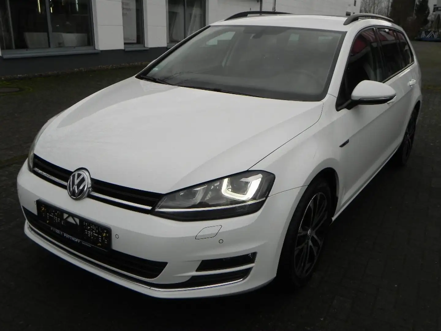 Volkswagen Golf Variant Lounge BMT Білий - 1