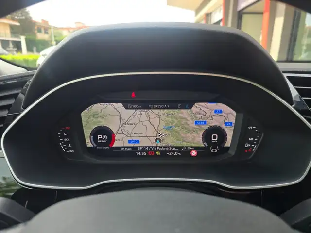 Audi Q3 view 5