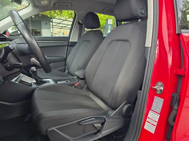 Audi Q3 view 7