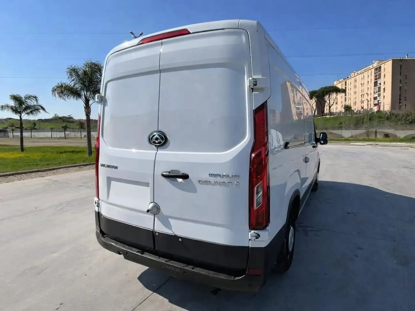 Maxus Deliver 9 Deliver 9 VAN 2.0 CRDI L3H2 150cv fwd Weiß - 2