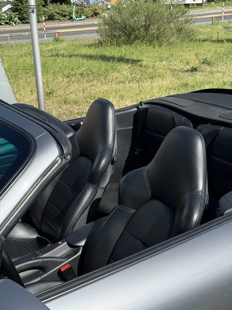 Porsche 996 911 Carrera Cabrio - 2