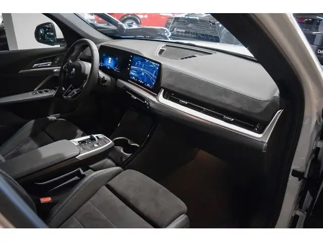 BMW X1 view 4