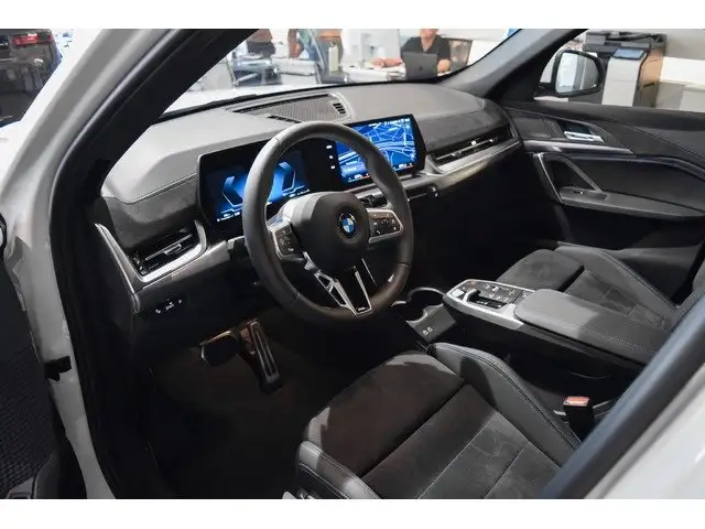 BMW X1 view 3
