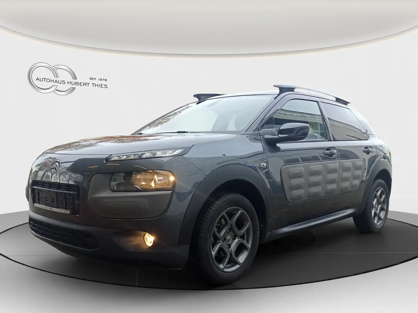Citroen C4 Cactus 1.2 PureTech 82 Shine NAVI+KAMERA+TEMPOMAT Grau - 1