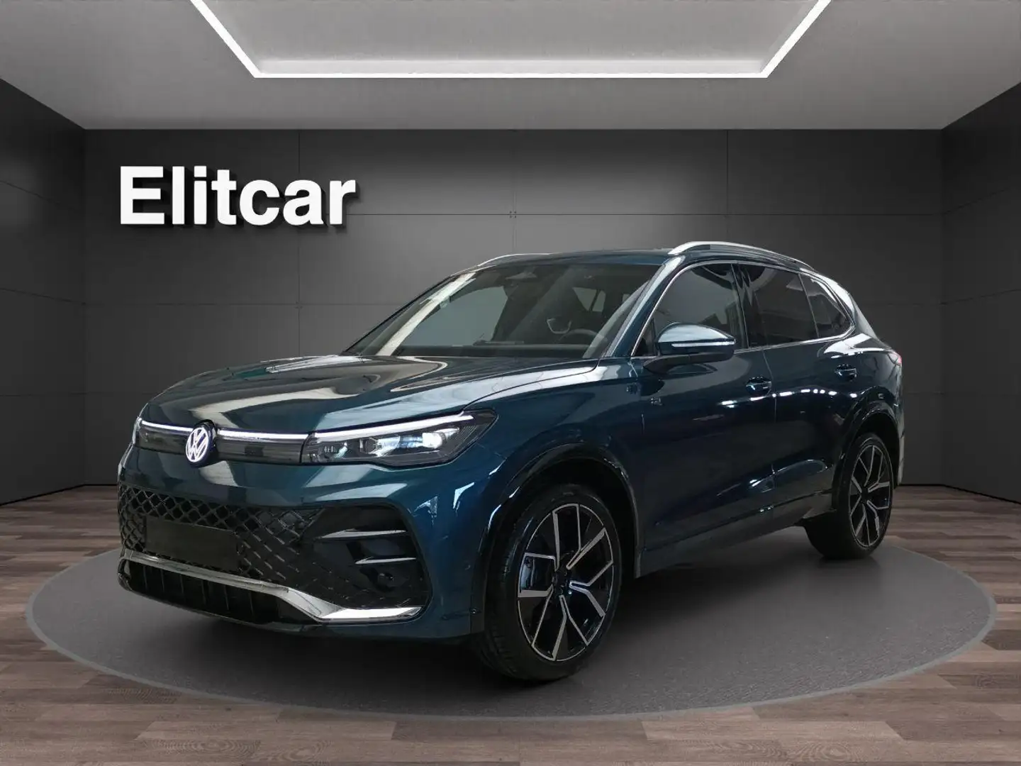 Volkswagen Tiguan 1.5 eTSI 150 CV ACT DSG R-Line Plus Blau - 1