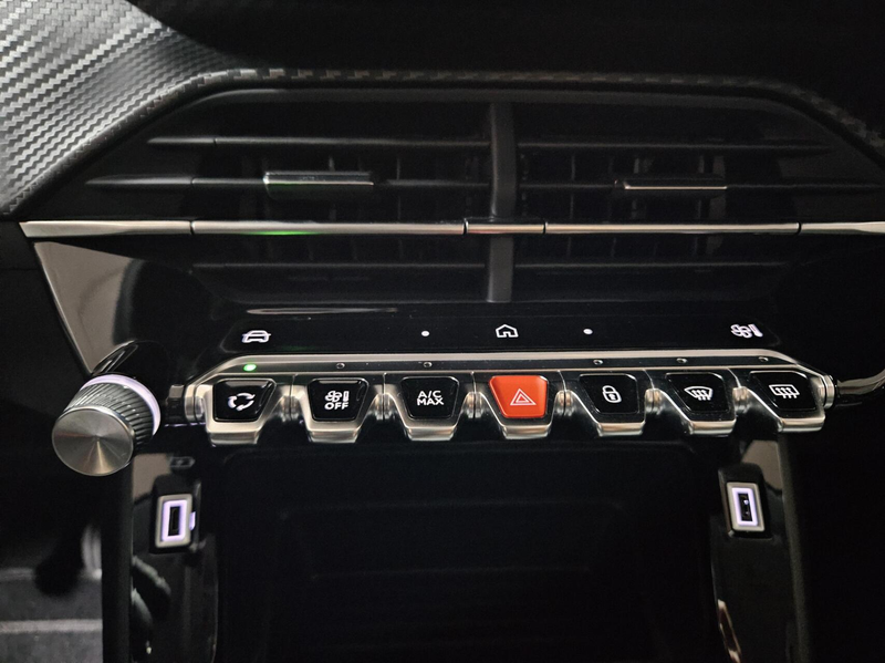Peugeot 208 1.2 PureTech Style|Carplay|LED|Lane assistent|2,5 — photo 14