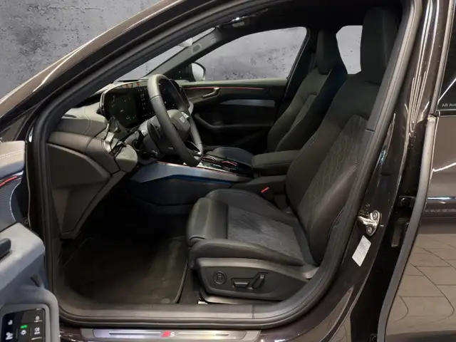 Audi A6 Avant view 8