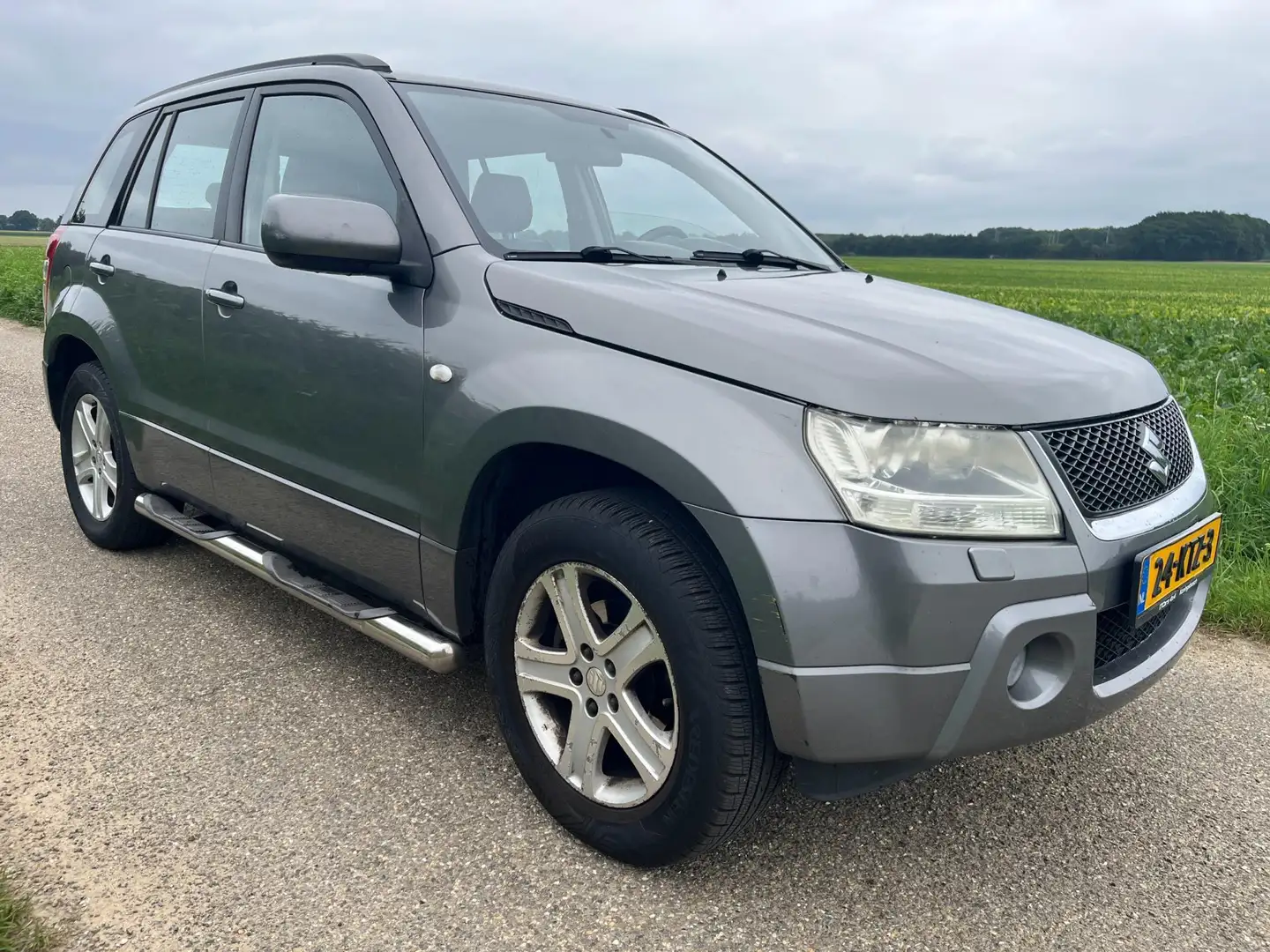 Suzuki Grand Vitara 2.0-16V High Executive |EXPORT| Grijs - 2