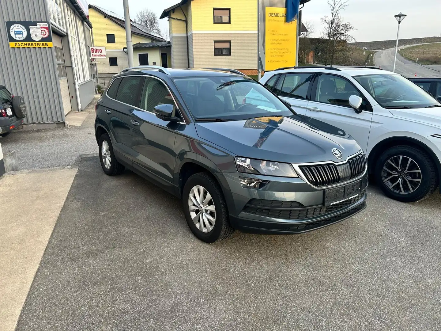 Skoda Karoq Ambition Grau - 1