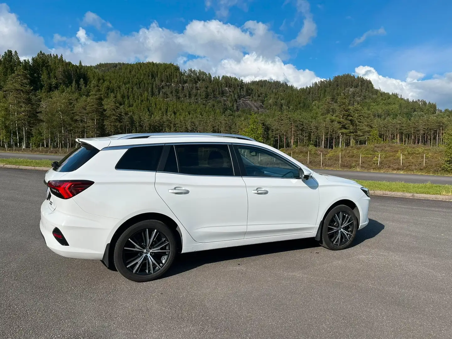 MG MG5 5 Luxury Alb - 2