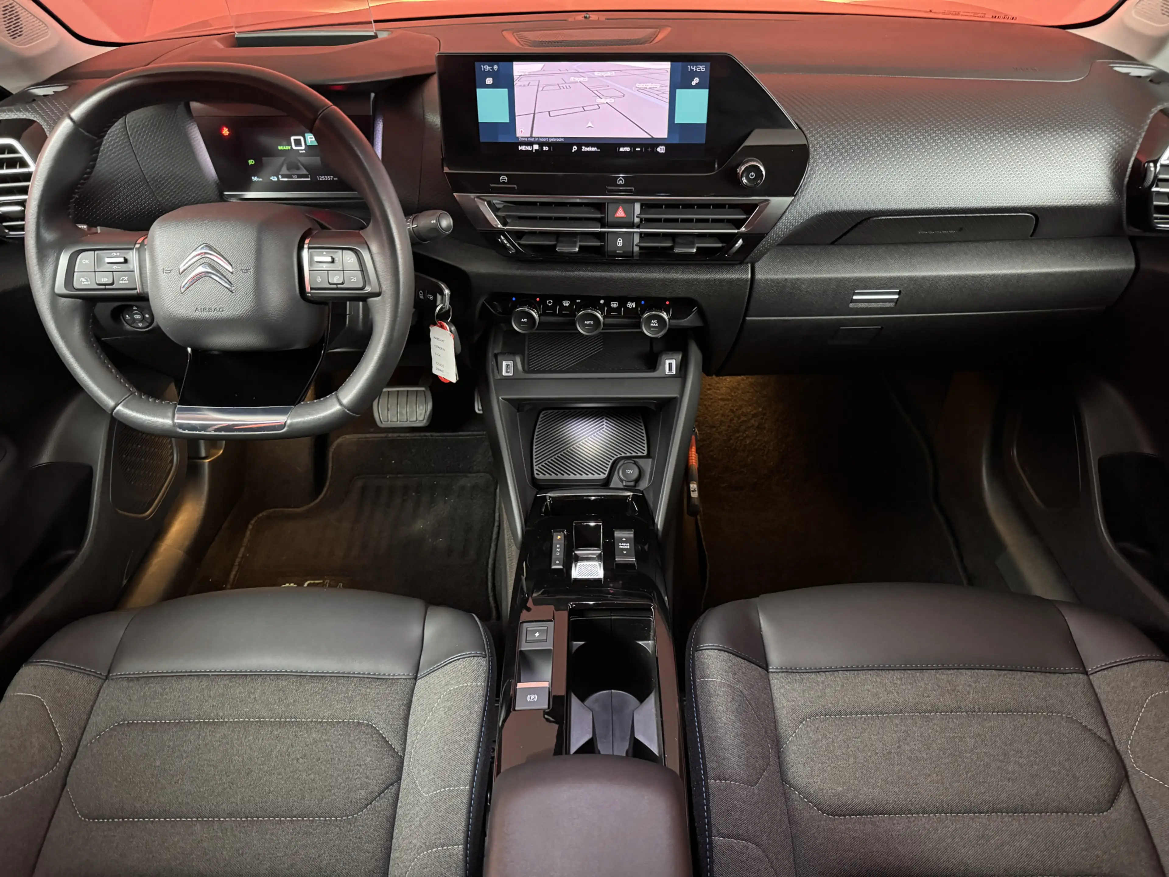 Citroen E-C4 Electric Feel 50 kWh | Nieuw Binnen | SOH 91% | Trekhaak | — photo 13