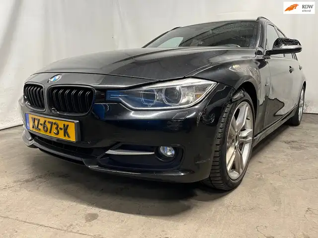 BMW 316 3-serie Touring 316i High Executive - Schade