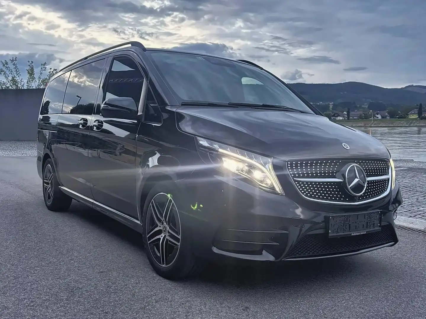Mercedes-Benz V 300 d AMG EDITION lang | Airmatic | Night | Navi | Kamera Schwarz - 2