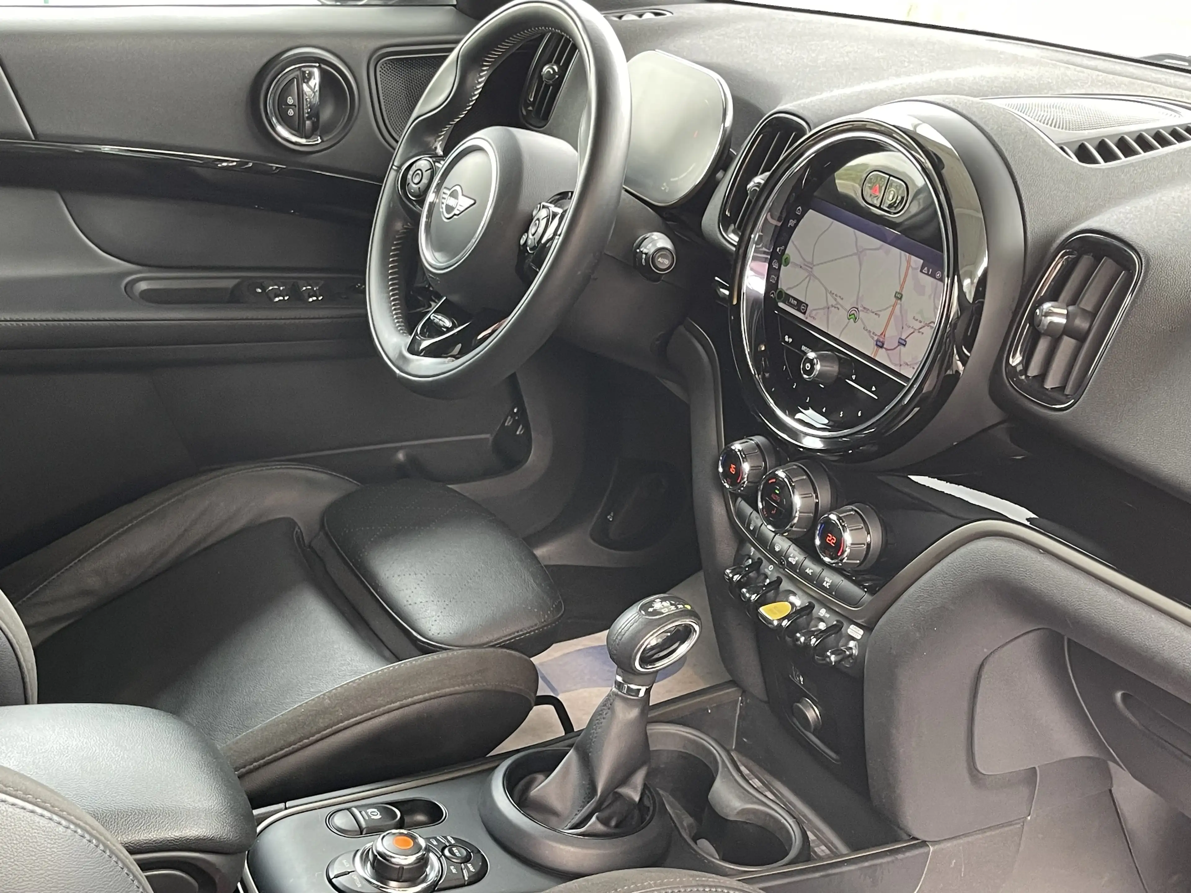 MINI Cooper SE Countryman 1.5iA PHEV ALL4 *** GARANTIE + LED + GPS + CUIR *** — photo 14