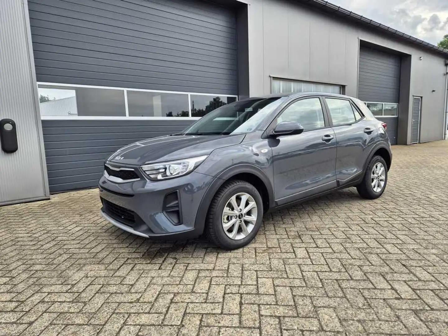 Kia Stonic 1.2 84PS Edition 7 Emotion Sitzheizung Lenkradheiz Grau - 2
