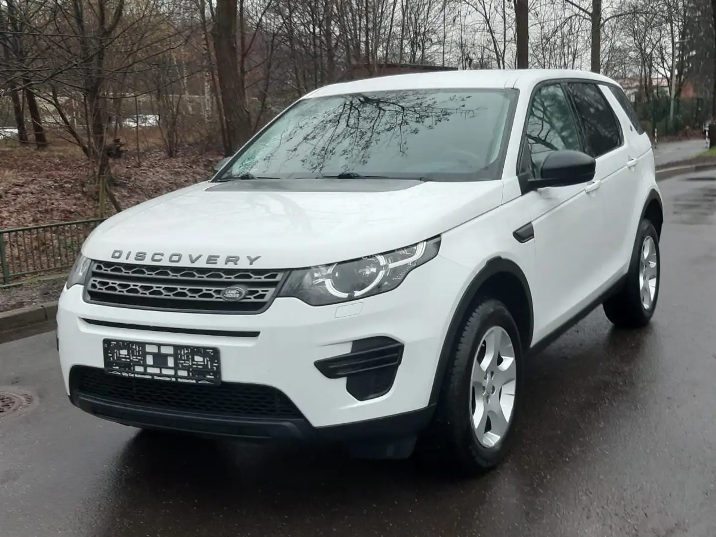 Land Rover Discovery Sport Pure Weiß - 1