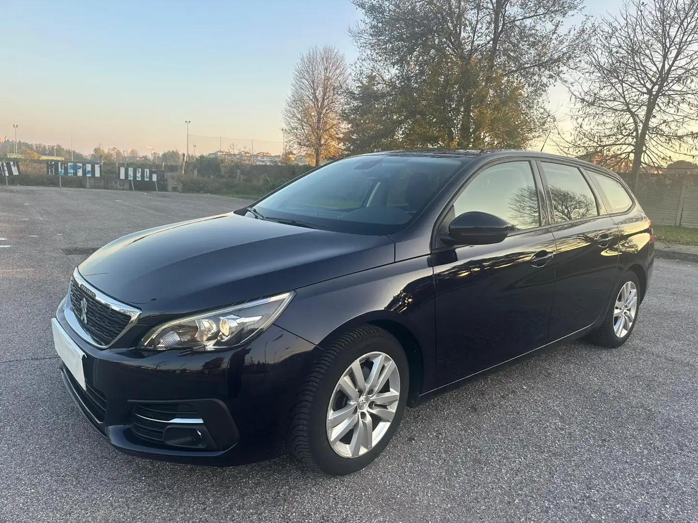 Peugeot 308 308 SW 1.5 bluehdi Business Adas s Blau - 1