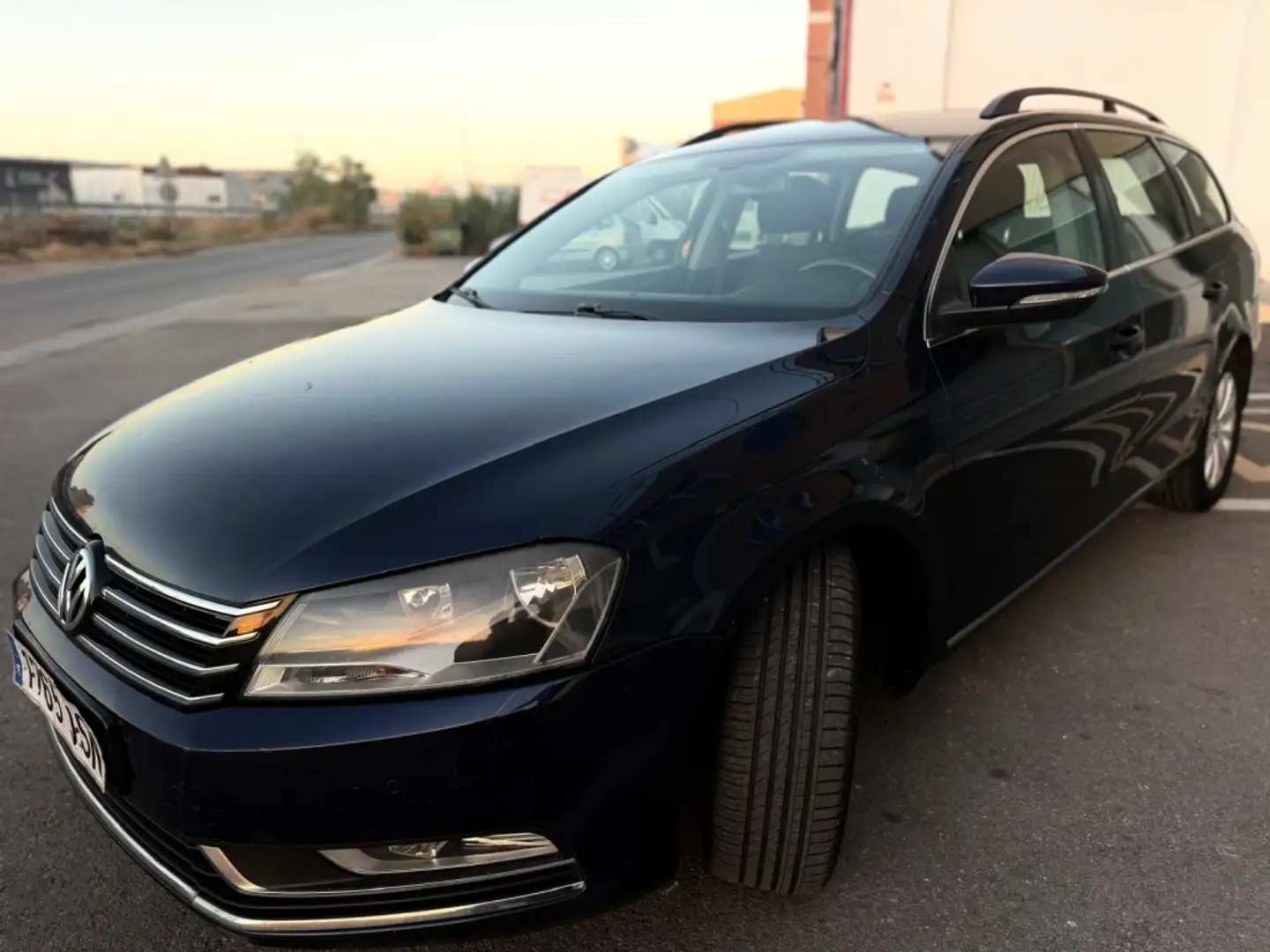 Volkswagen Passat Variant 2.0TDI Advance BMT DSG Negro - 2