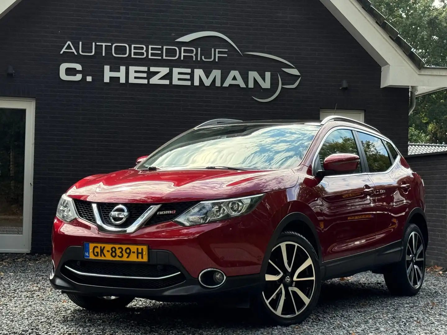 Nissan Qashqai 1.2 Tekna BOMVOL OPTIES 360 Camera PANO NAVI CRUIS Rouge - 1