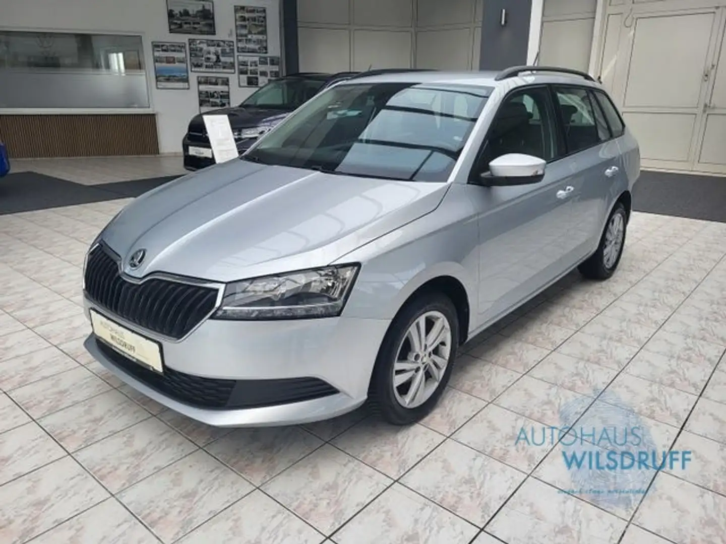 Skoda Fabia Combi 1.0 TSi Ambition Tempomat Smart-Link Argent - 2
