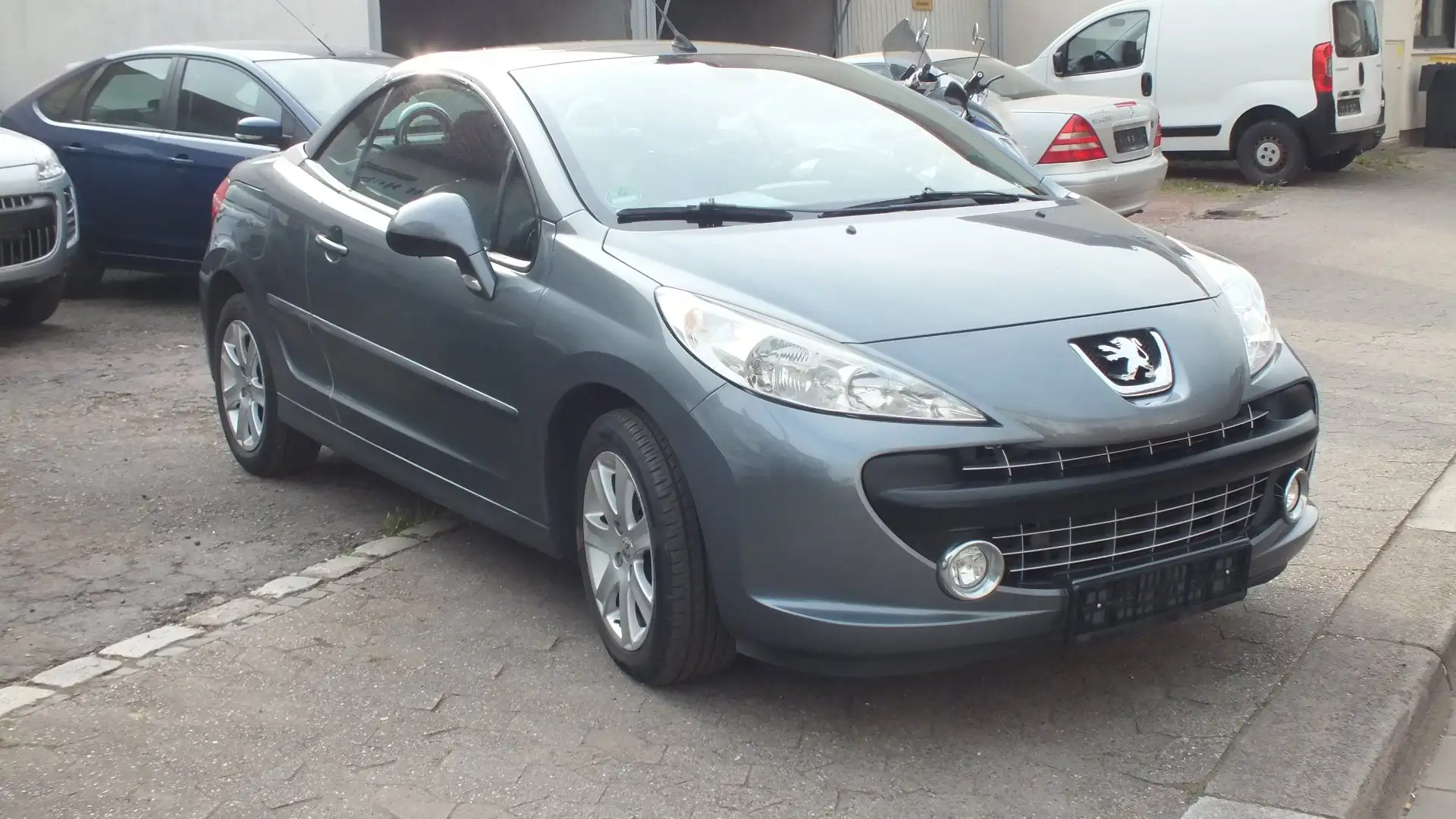 Peugeot 207 CC 1 HD 88 tkm viele Extras Tüv 52026 Grijs - 2