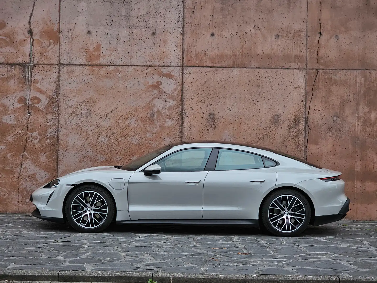 Porsche Taycan Performancebatterie Plus*9200km*nieuwstaat!! Gris - 2