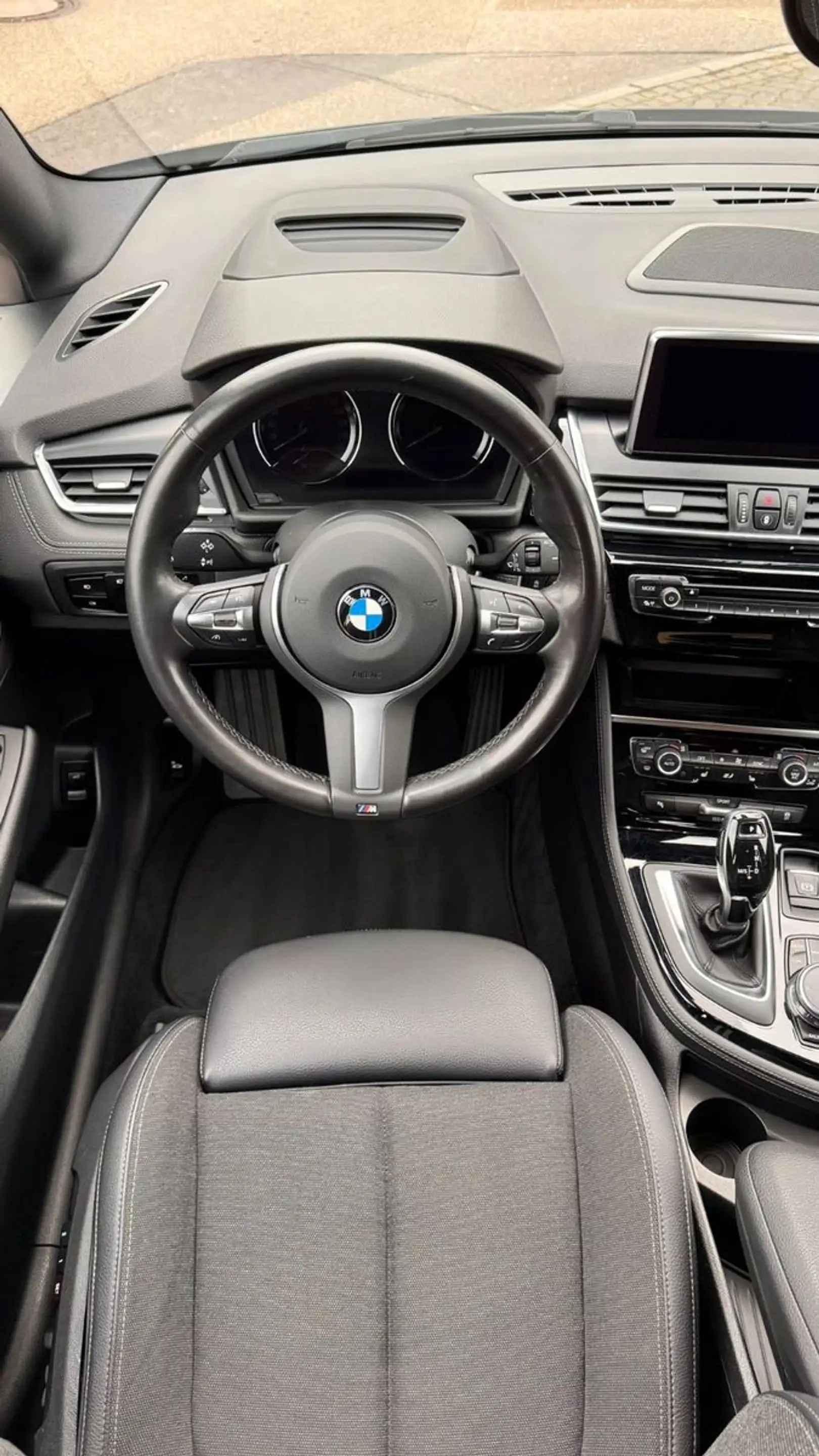 BMW 220 d Gran Tourer xDrive Sport Line — photo 12