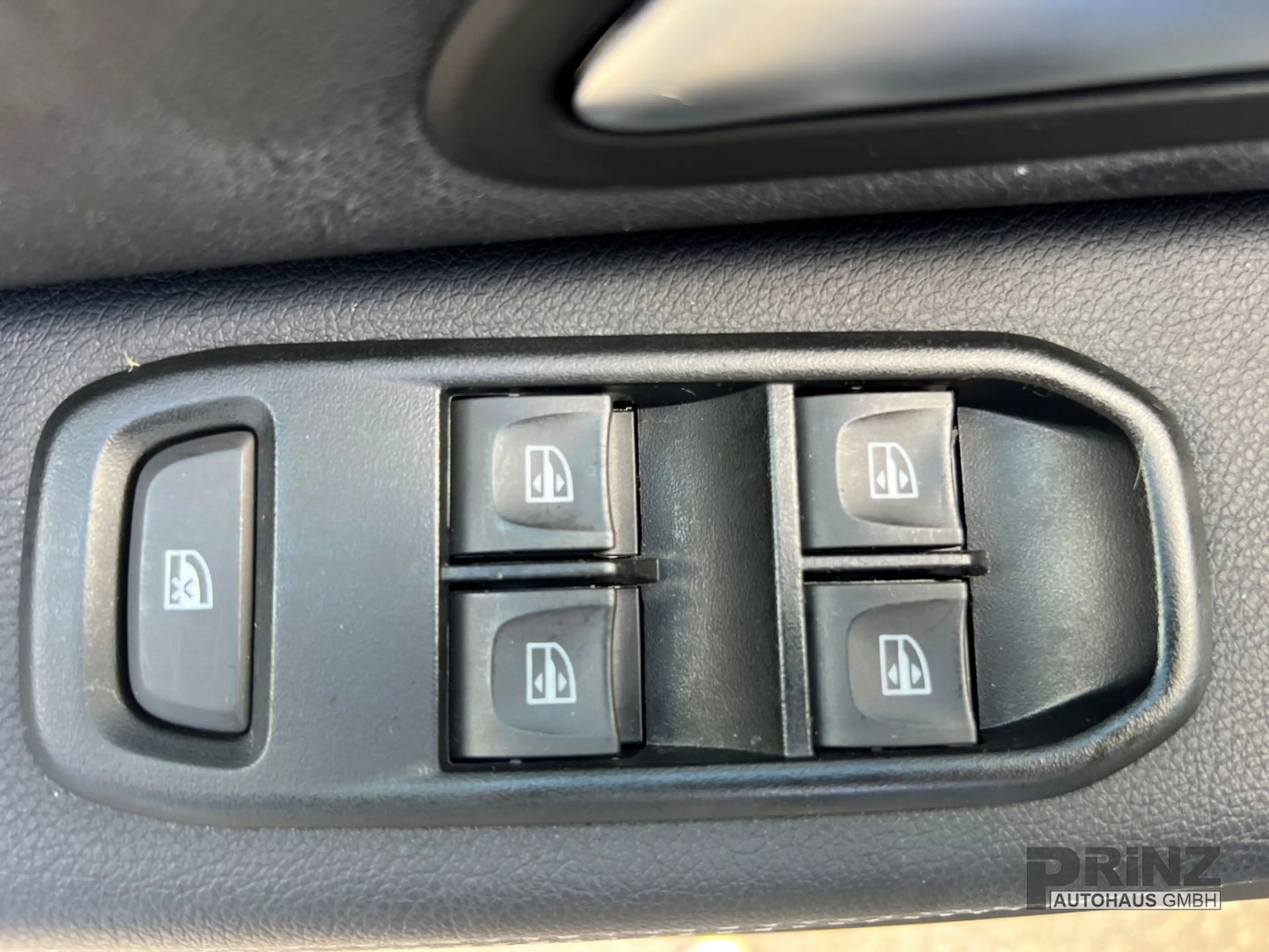 Dacia Duster II Prestige 131 PS *AHK *Sitzheizung*Navi — photo 21