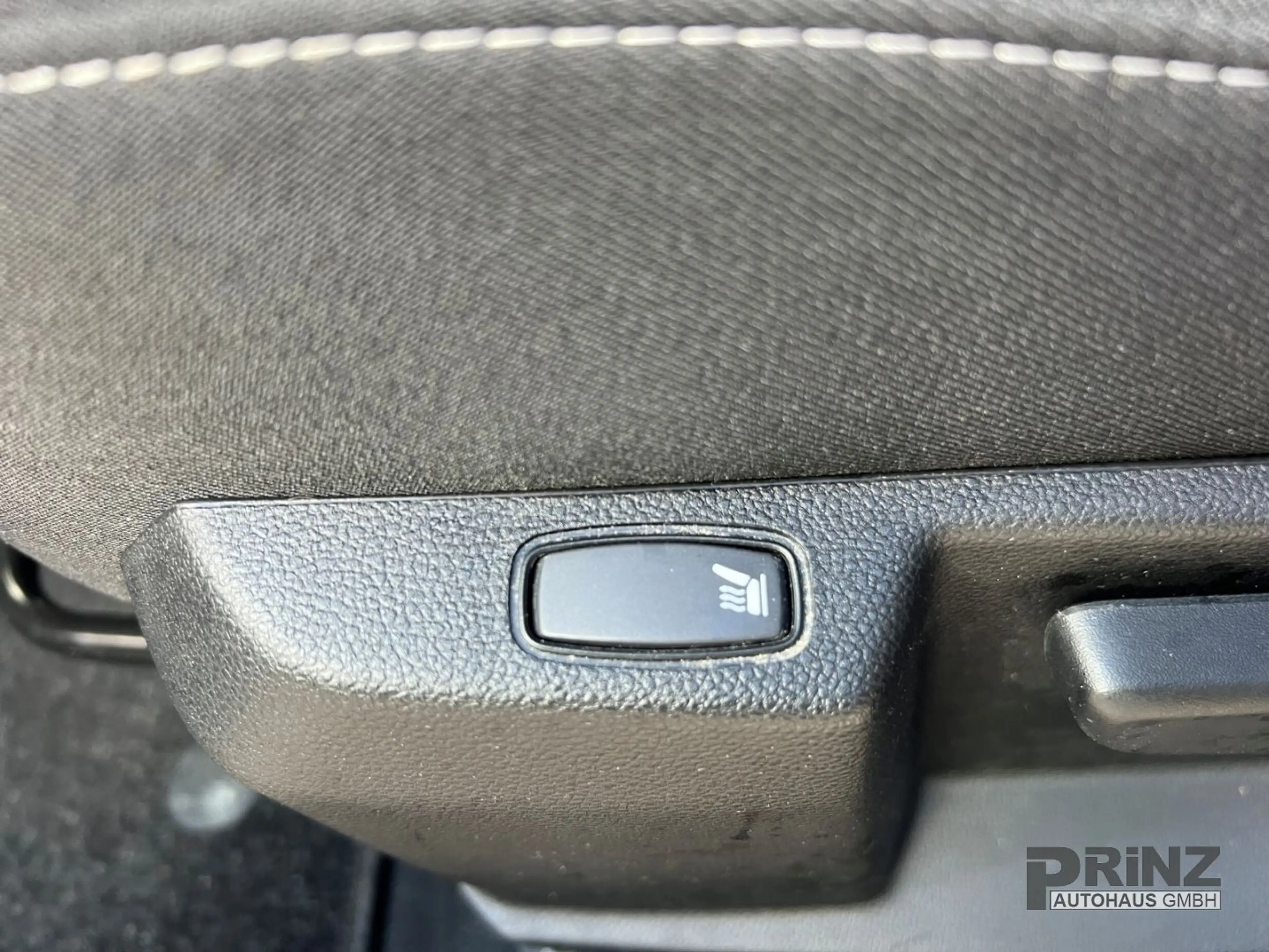 Dacia Duster II Prestige 131 PS *AHK *Sitzheizung*Navi — photo 16