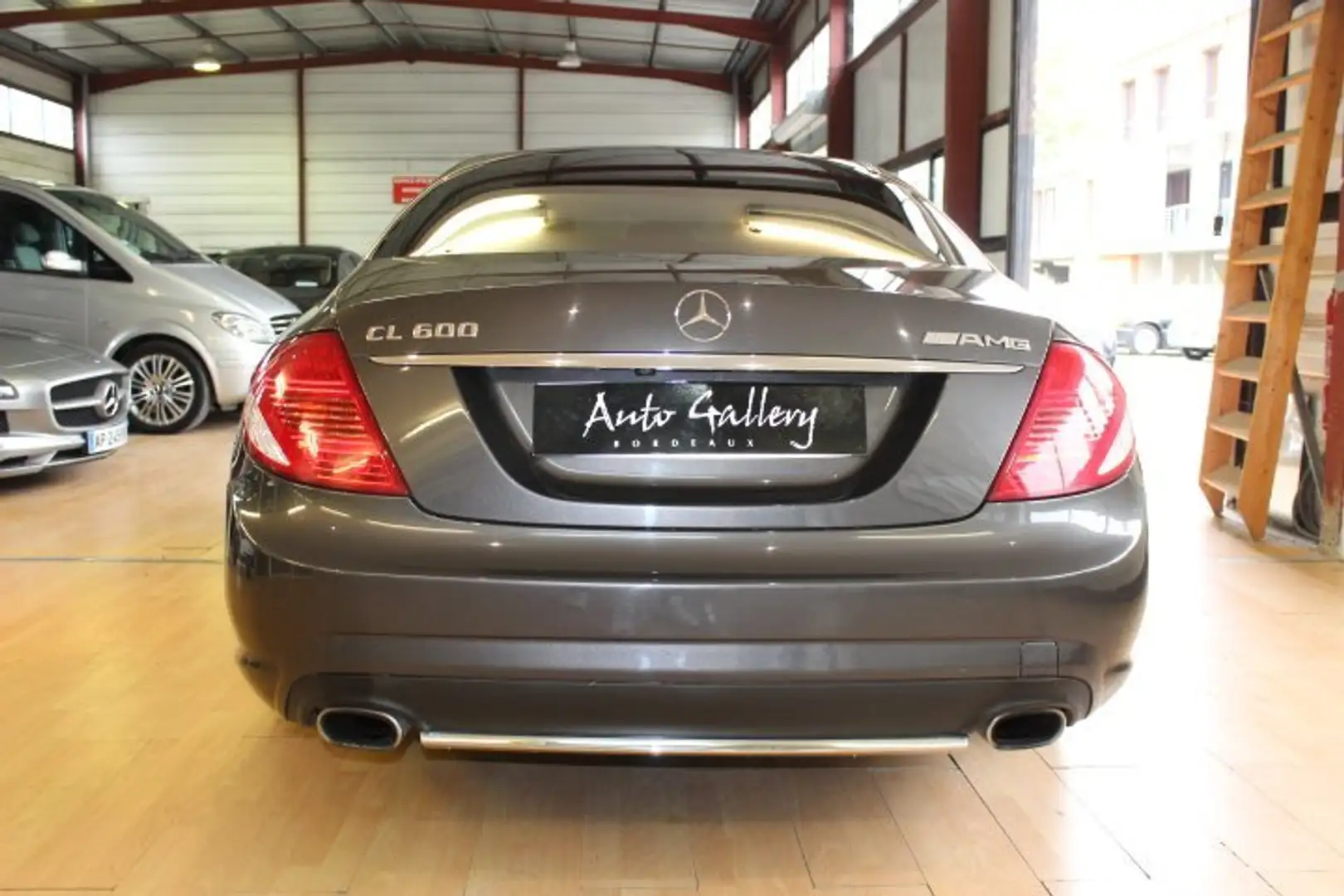 Mercedes-Benz CL 600 V12 PACK AMG Grau - 2