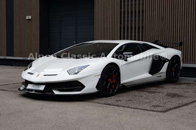 Imagine Lamborghini Aventador SVJ*Lift