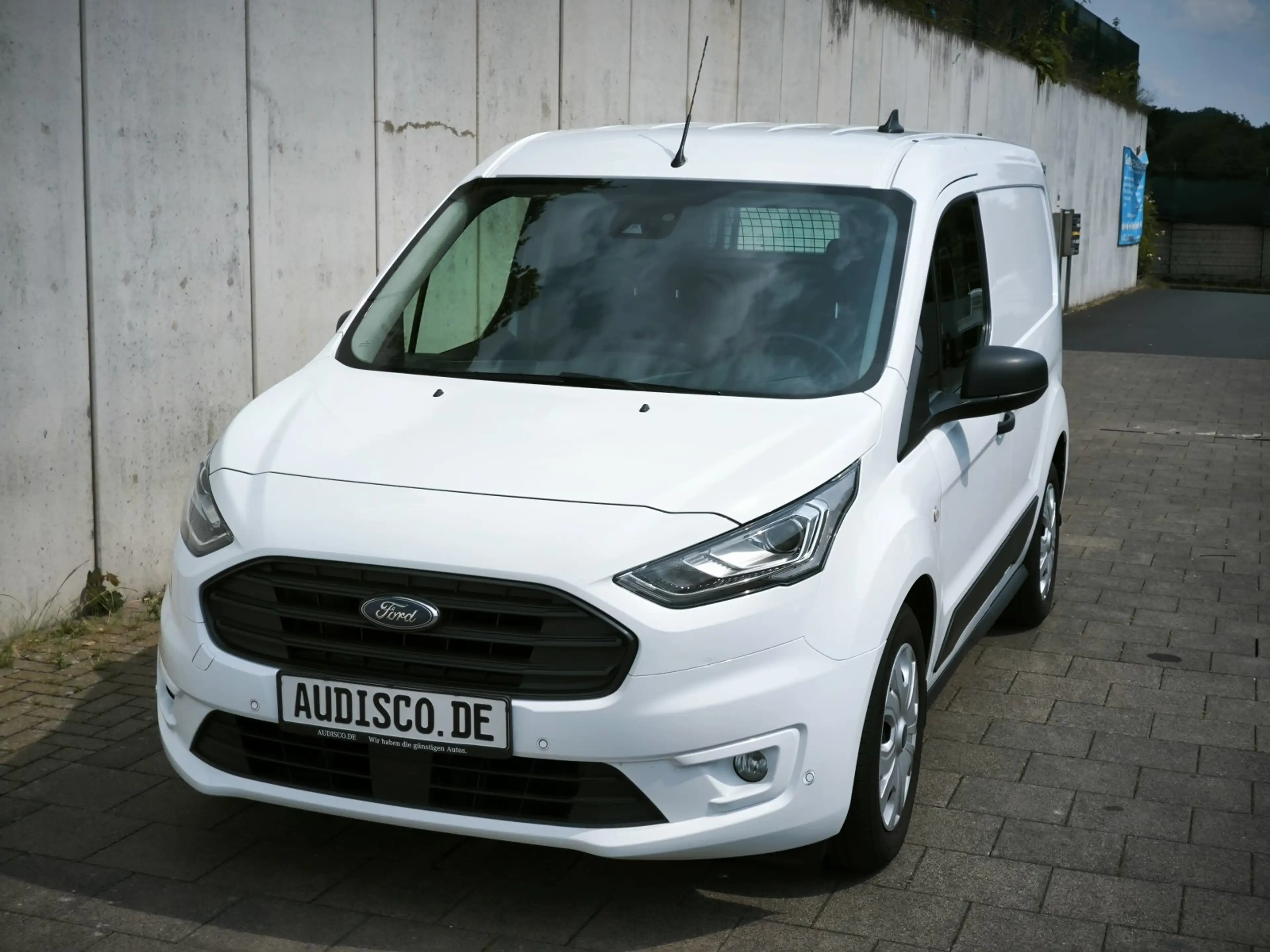 Ford Transit Connect Xenon Kamera Navi PDC Totwinkel — photo 15