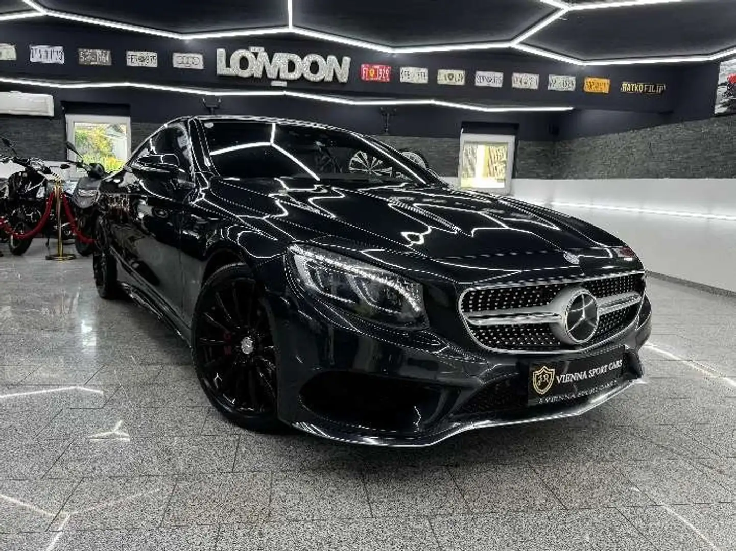 Mercedes-Benz S 500 4MATIC Coupe Aut.*AMG-Paket*Designo*Mega-Voll* Black - 1