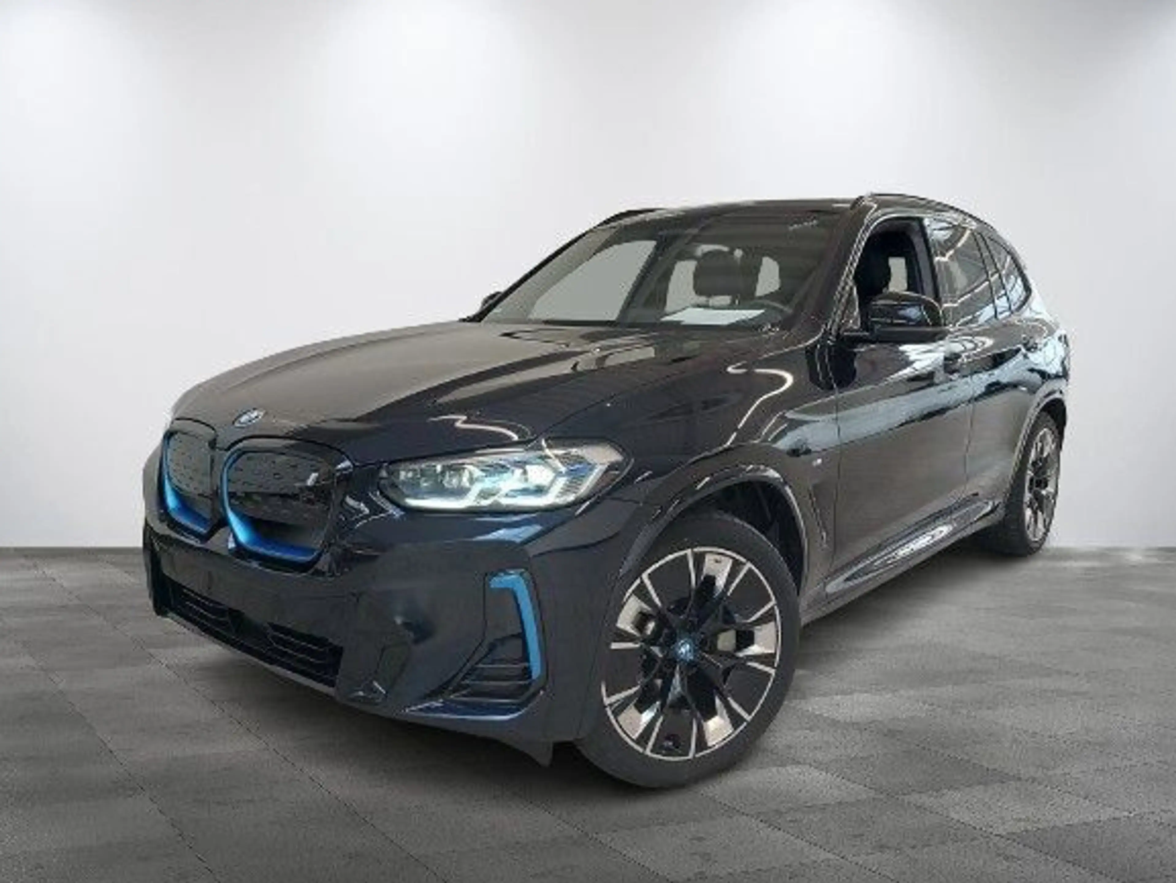BMW iX3 Impressive — photo 8