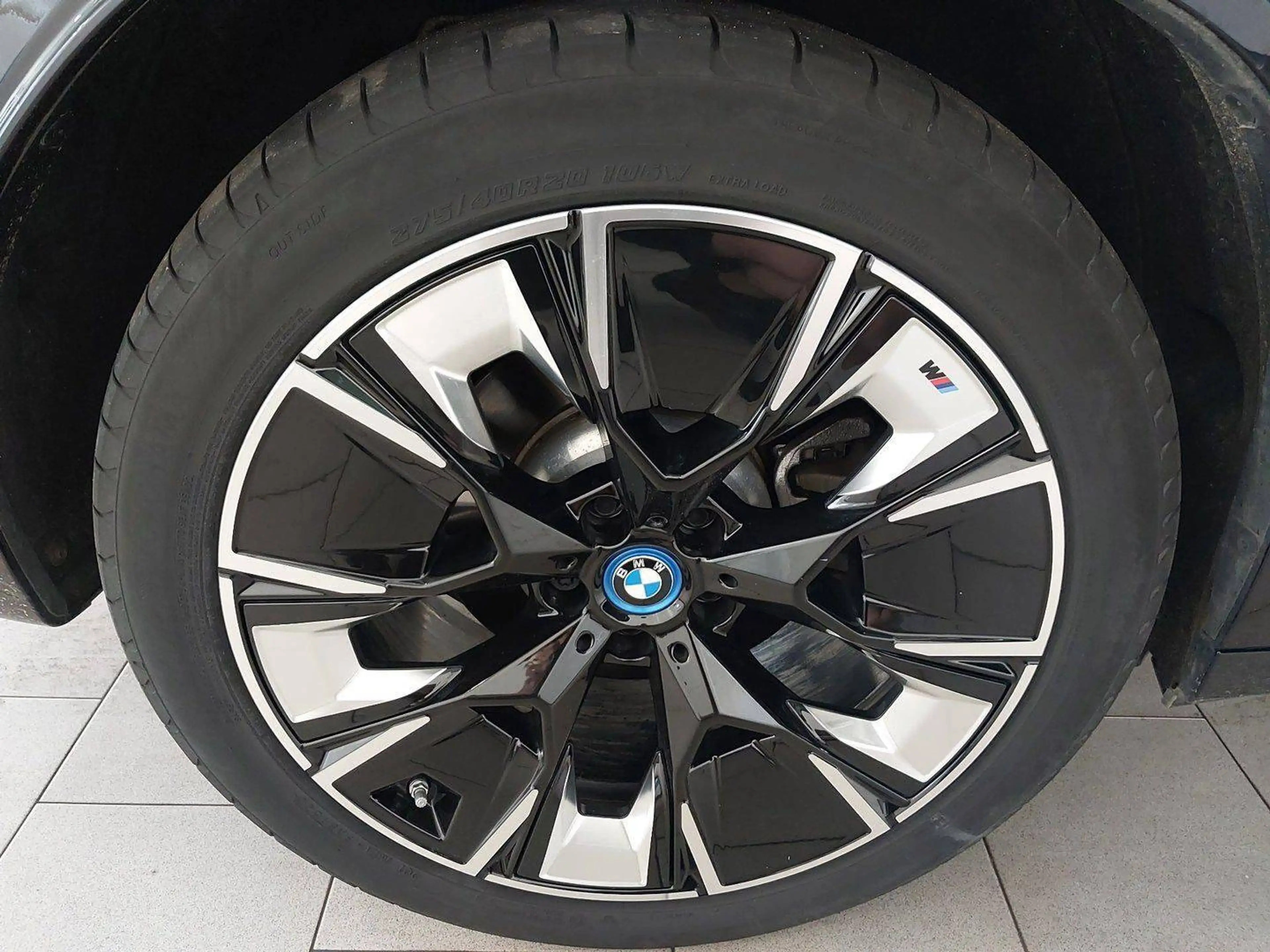 BMW iX3 Impressive — photo 7