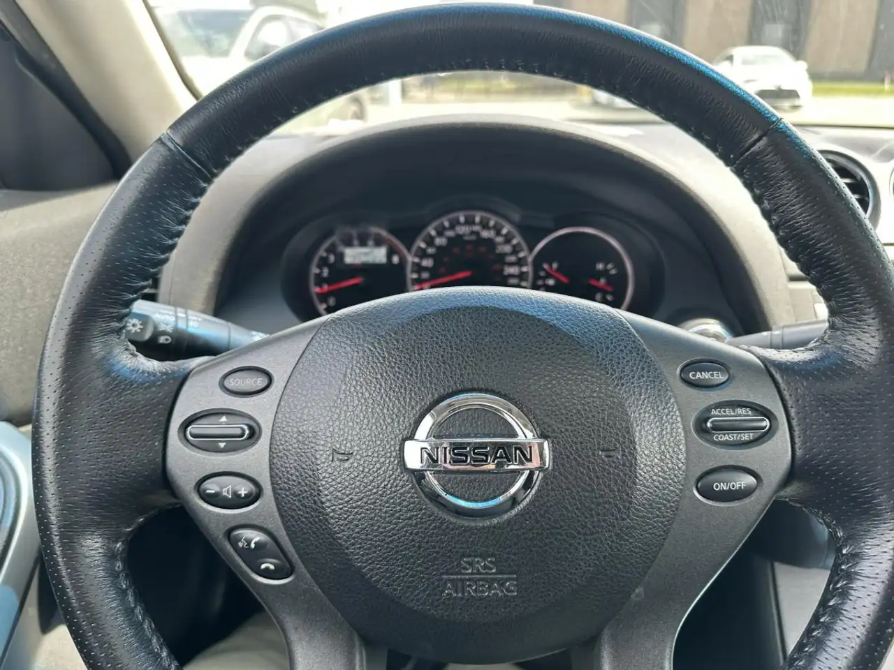 Nissan Altima снимка Nissan Altima