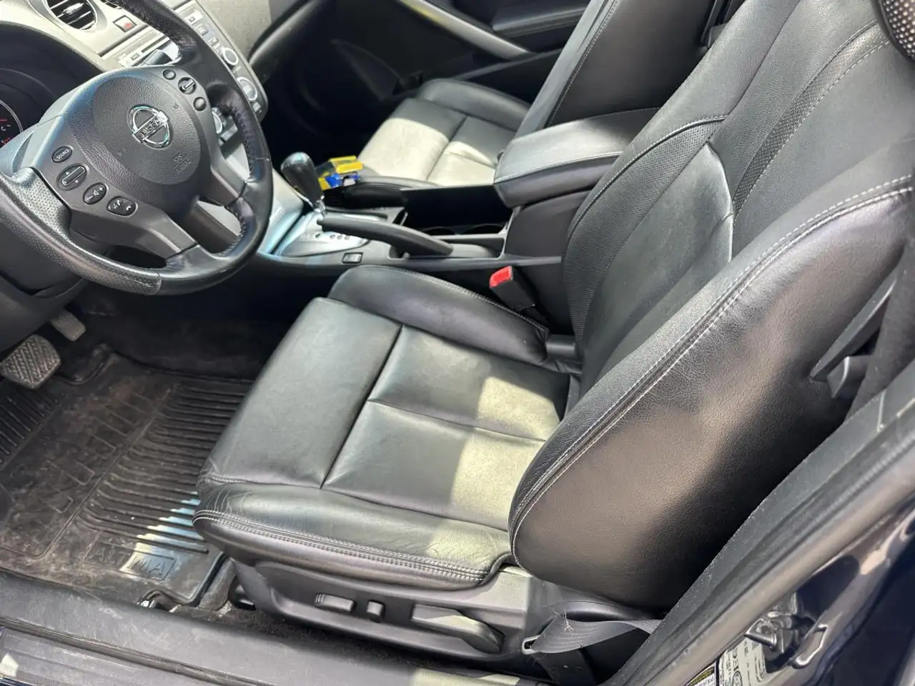 Nissan Altima снимка Nissan Altima
