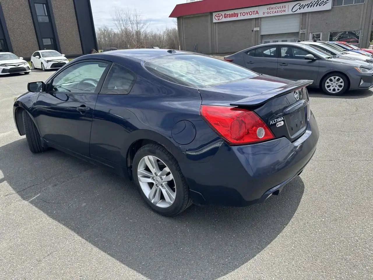 Nissan Altima снимка Nissan Altima